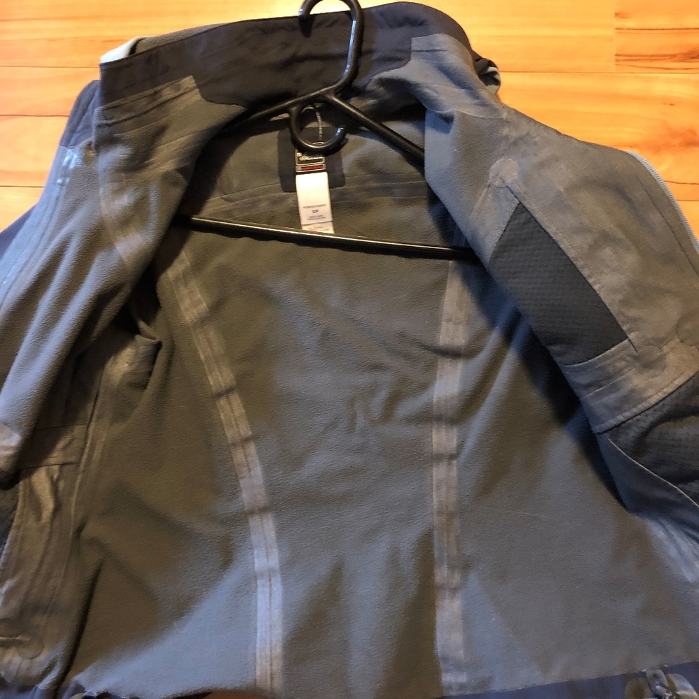 The North Face Summit Series Two-Tone Blue and Navy Softshell Jacket - Picture 3 of 3